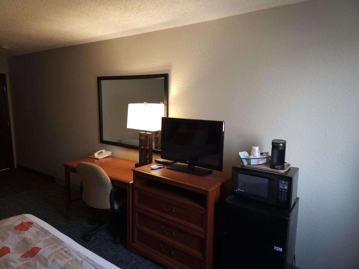 Bison Plains Lodge Moorhead 外观 照片